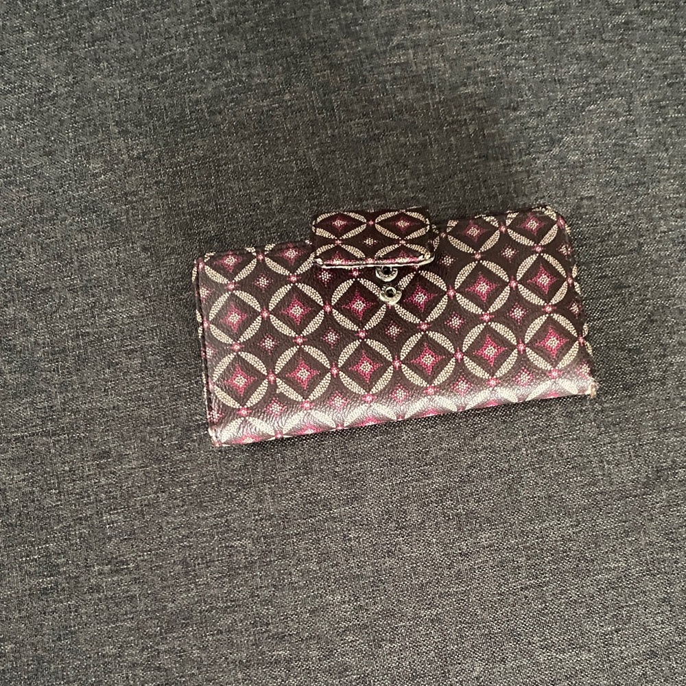 Fossil Pink and Black Geometric Wallet